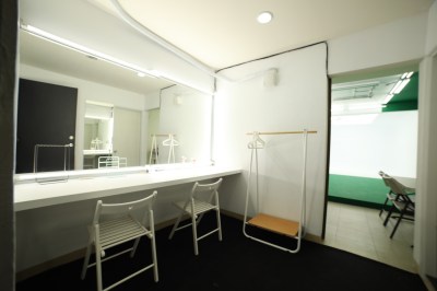 橙穎傳播/ 白色無縫牆、虛擬綠棚